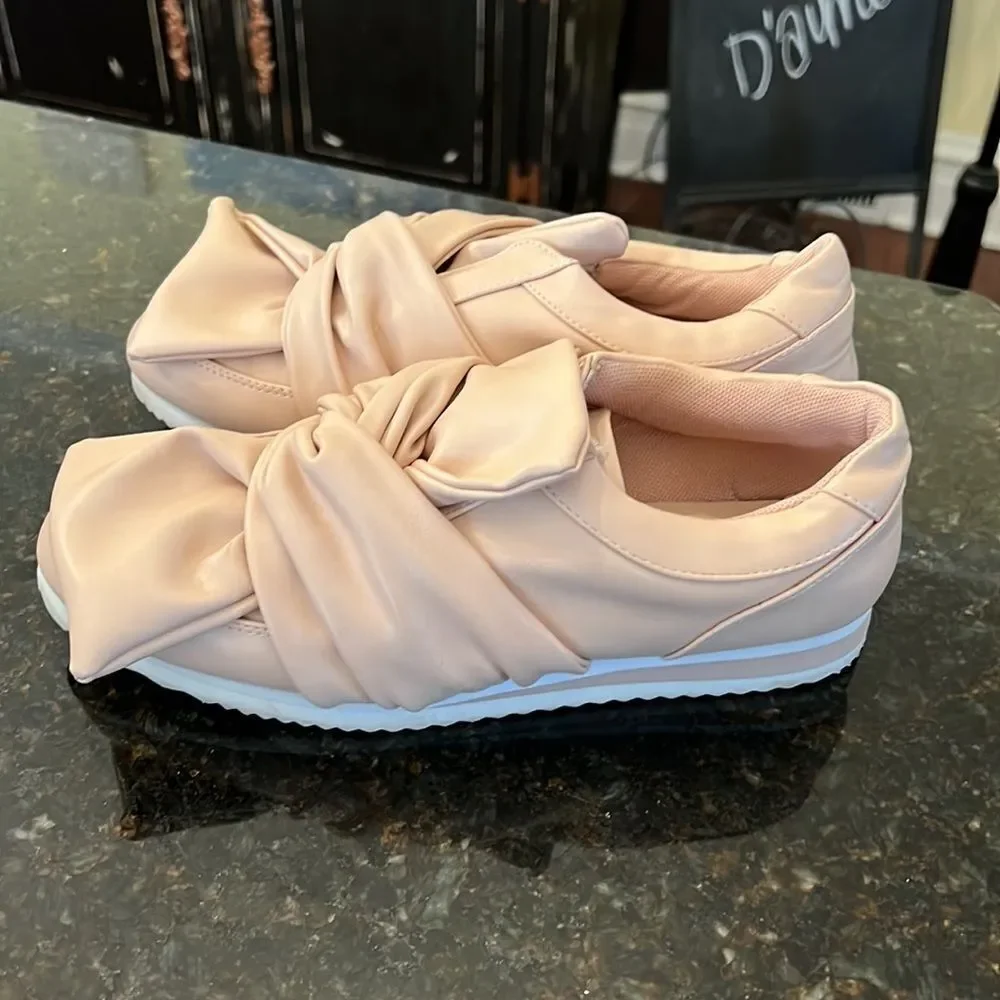 🌺COQUETTE-GIRL🌺 Sz 8.5 *Chic* BLUSH-PINK TWIST FAUX LEATHER SNEAKER